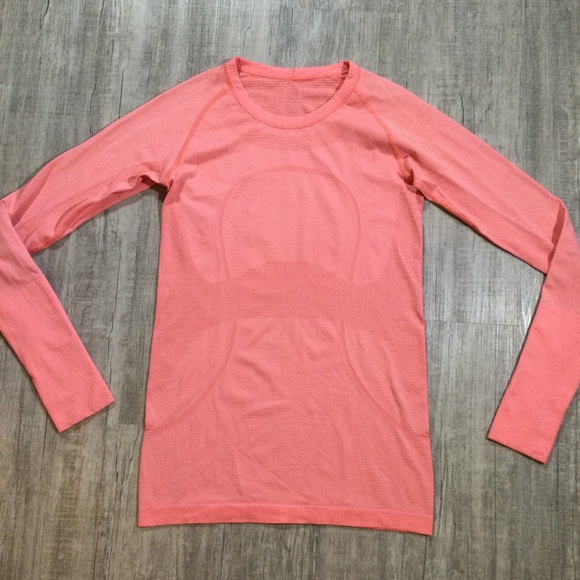 lululemon athletica Tops - Lululemon Womens Size 6 Swiftly Teach Long Sleeve Workout Top In Barbie Pink